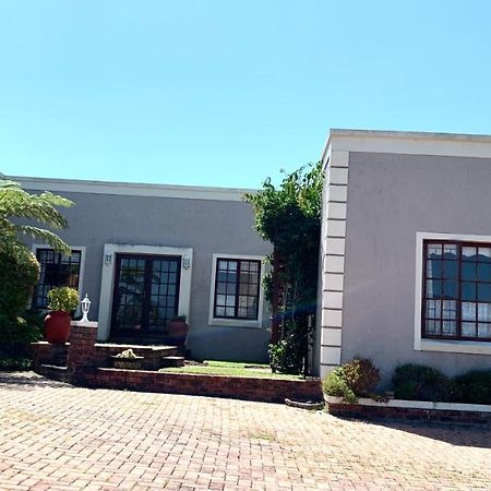 Green Pastures Guesthouse George Bagian luar foto