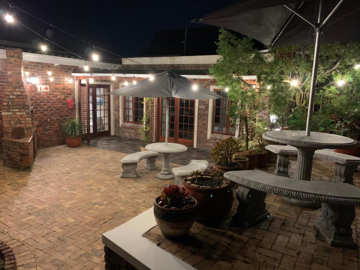 Green Pastures Guesthouse George Bagian luar foto