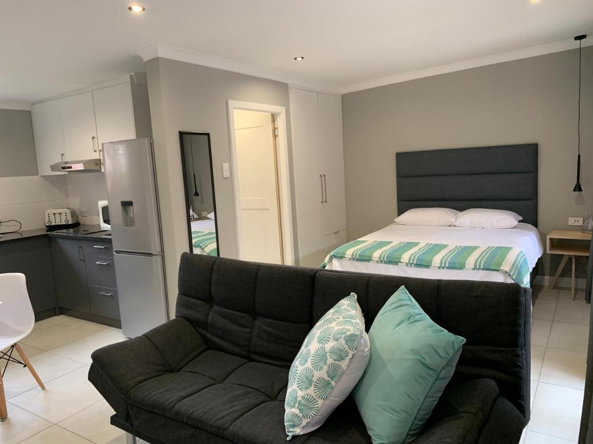 Green Pastures Guesthouse George Bagian luar foto