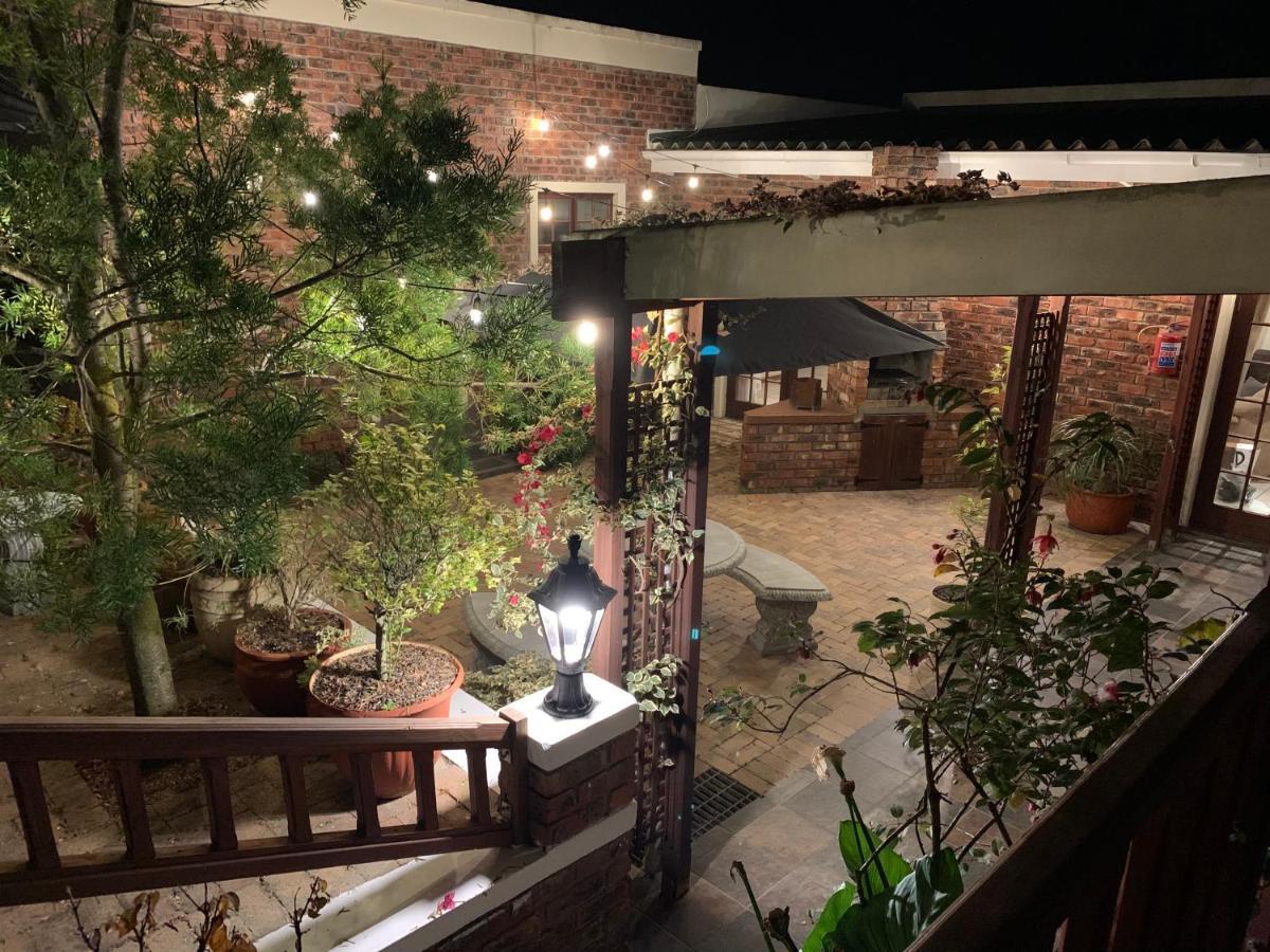 Green Pastures Guesthouse George Bagian luar foto