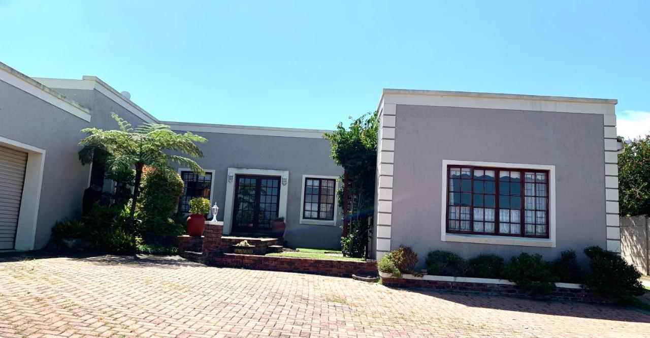 Green Pastures Guesthouse George Bagian luar foto