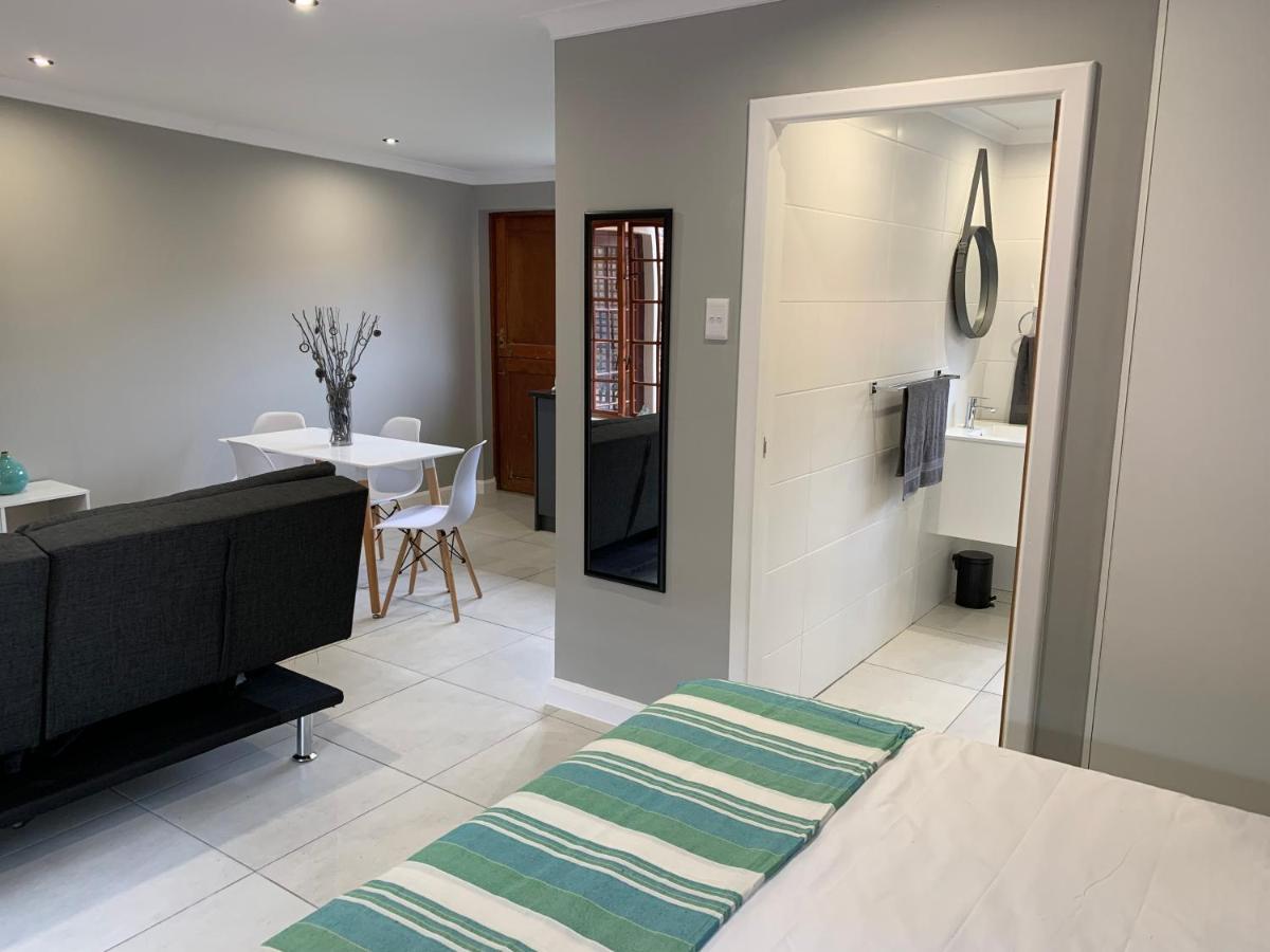 Green Pastures Guesthouse George Bagian luar foto